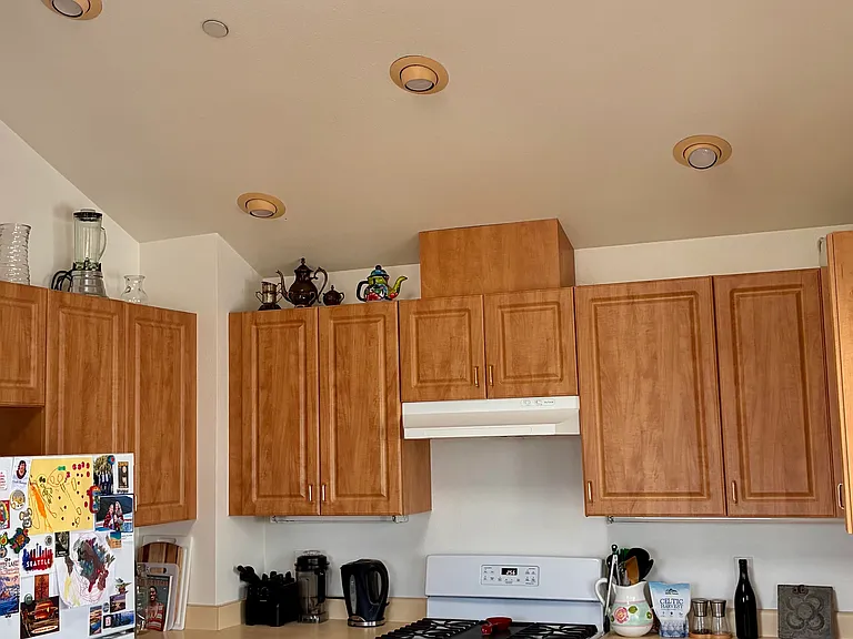 280 W Grand Ave #F — Photo 7