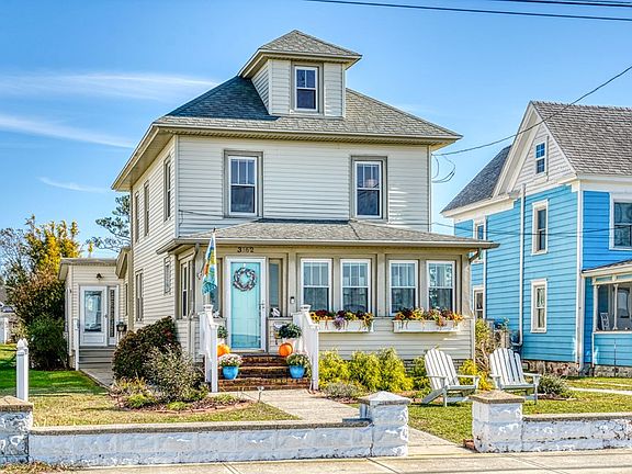 4th image of 3162 Main St