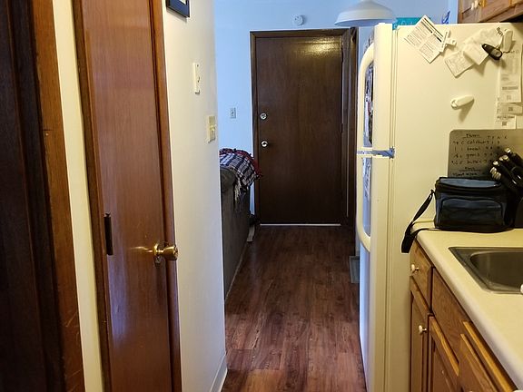3rd image of 2028 9th St #4