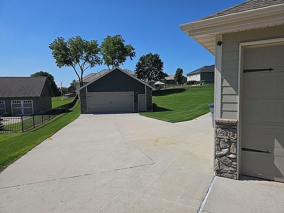 2nd image of 111 Kings Way