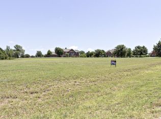 10 NW Burr Oak Dr, Medicine Park, OK 73507