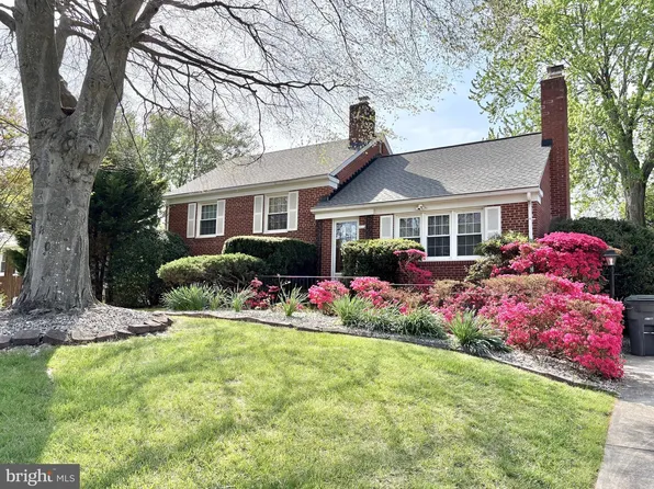 4902 Ravensworth Rd, Annandale, VA 22003