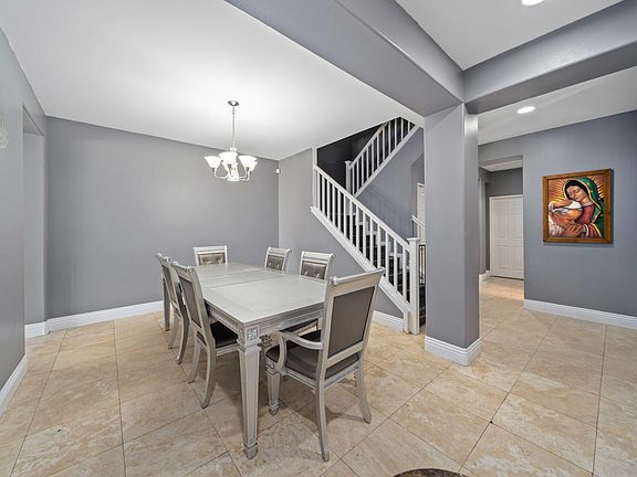 4th image of 2651 Belvedere Ln