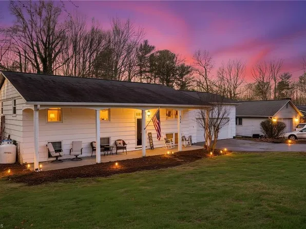 524 Mark Ln, N Wilkesboro, NC 28659