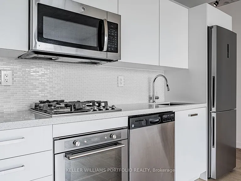 39 Brant St #726 — Photo 8