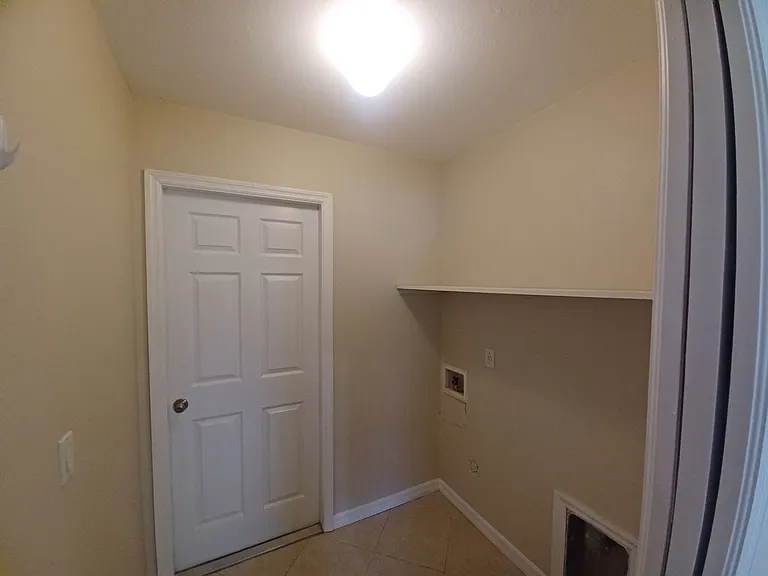 17 NE 16th Pl — Photo 9