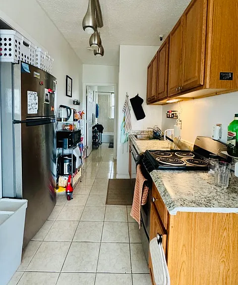 877 Beacon St #22 — Photo 3