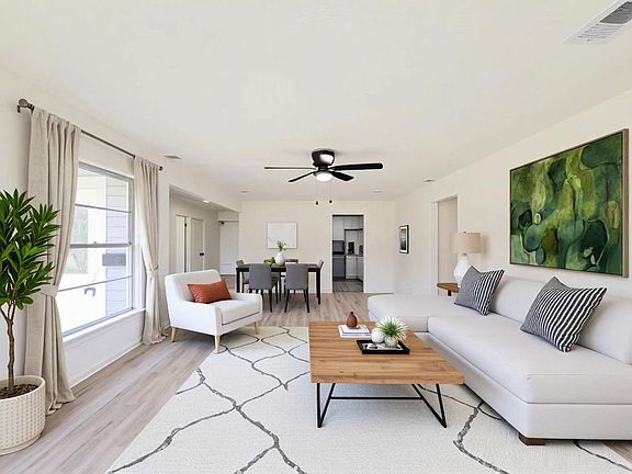 4th image of 301 Cypress St