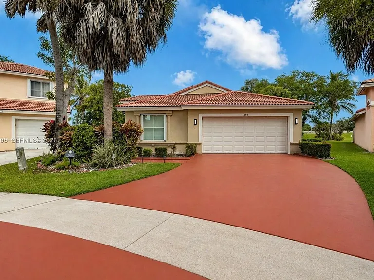 6298 Harbour Chase Dr — Photo 1