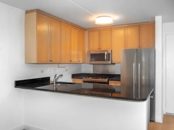 301 Elizabeth Street image 4 of 15