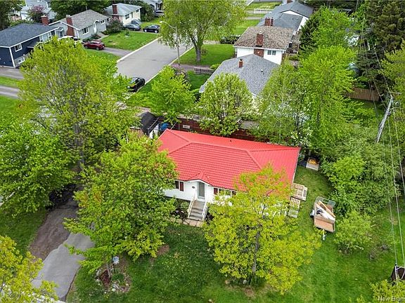 4th image of 305 Todd St