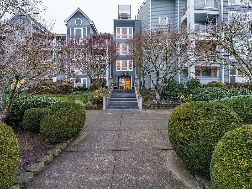 1st image of 520 SE Columbia River Drive #316