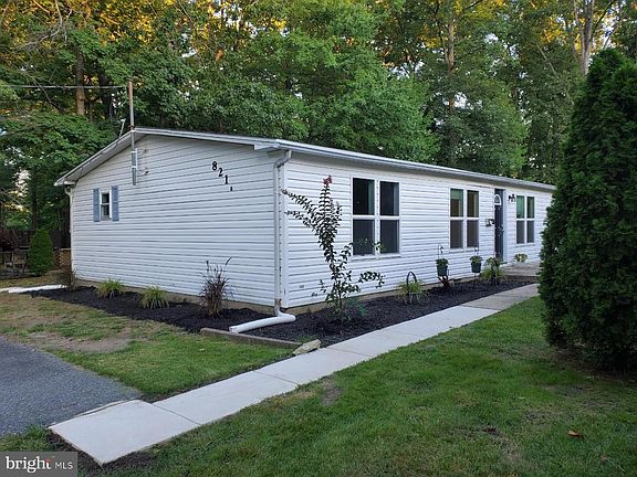 3rd image of 821A Liberty Dr