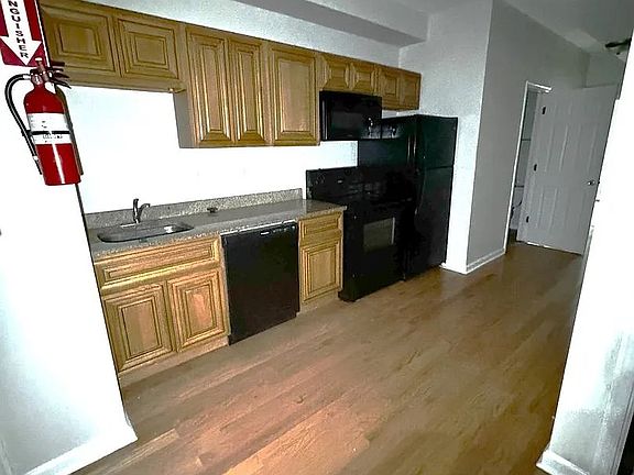 2nd image of 1818 Cecil B Moore Ave #304A