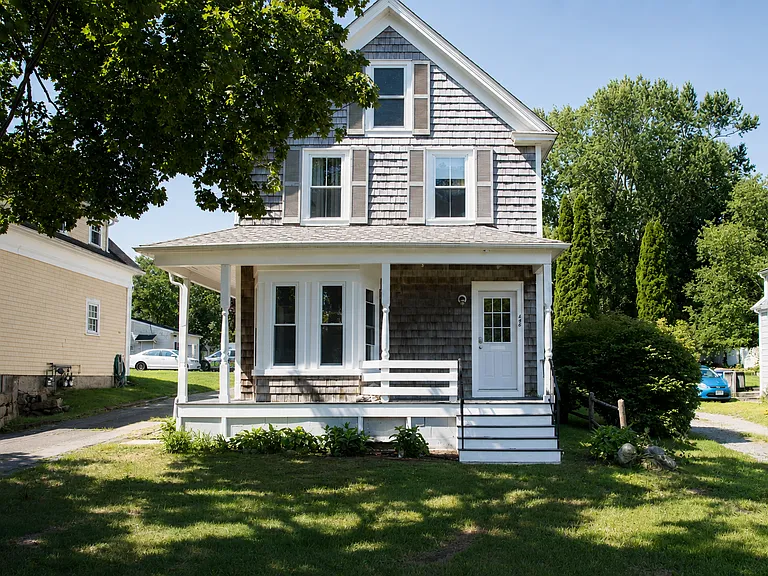 446 Main St — Photo 1