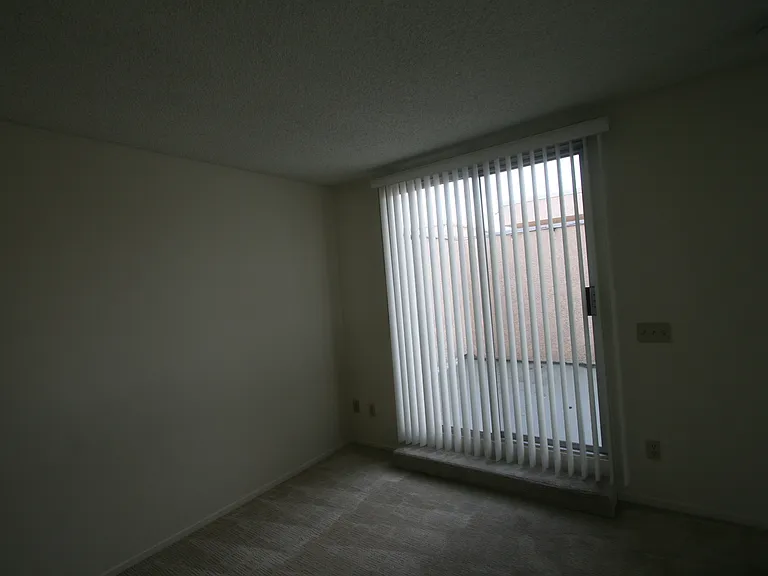 3637 Clarington Ave #213 — Photo 81