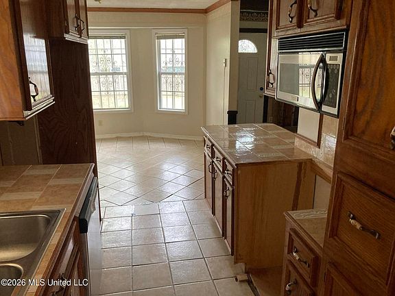 2nd image of 120 Richview Pl