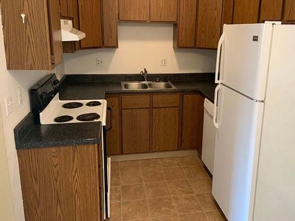1st image of 1807 E Capitol Ave APT 3