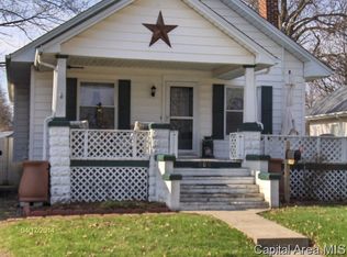 606 E Oak St, Taylorville, IL 62568