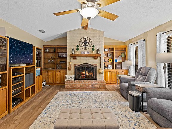 5th image of 492 Leisure Ln