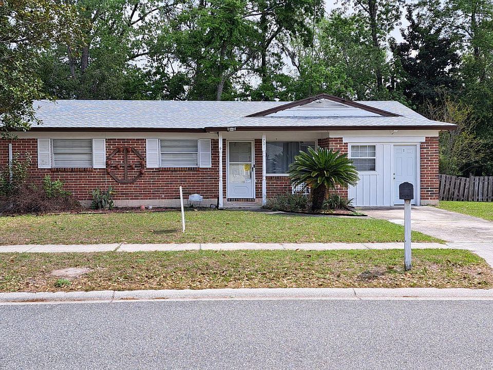 1st image of 1701 GROVE PARK Drive