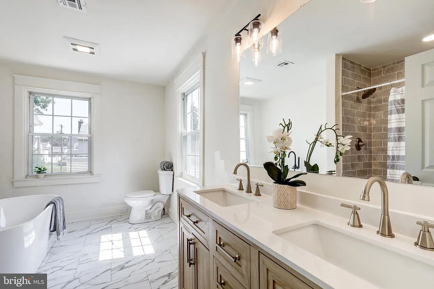 225 Lynbrooke Road - 1 — Photo 3