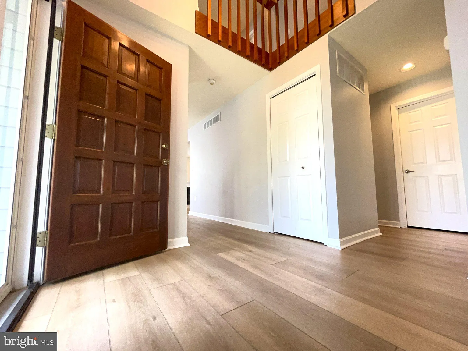 3 bed, 2.5 bath, 1865 sqft, $3,300 — Photo 2