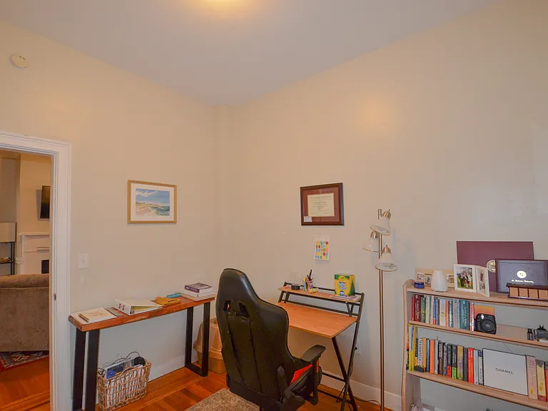 40 Bowen St #11A — Photo 9