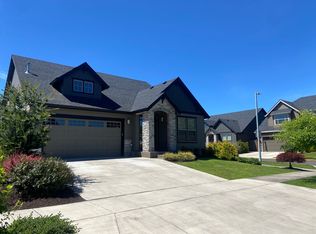 926 Robin Hood Ave, Eugene, OR 97401