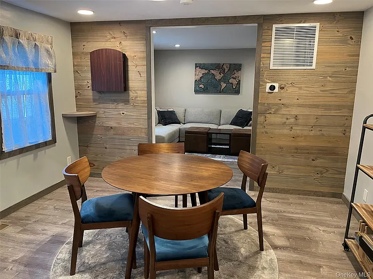 824 W Main St — Photo 4