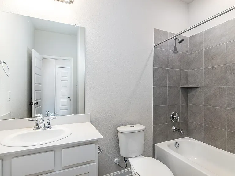 18565 Meadow Point Ln — Photo 16