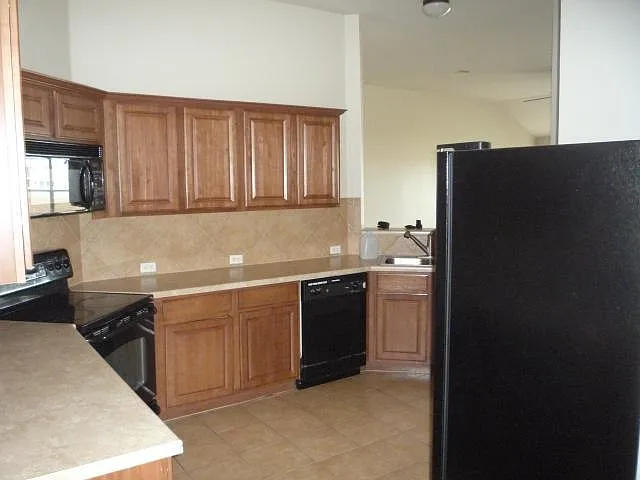 102 Aguilar Dr — Photo 5