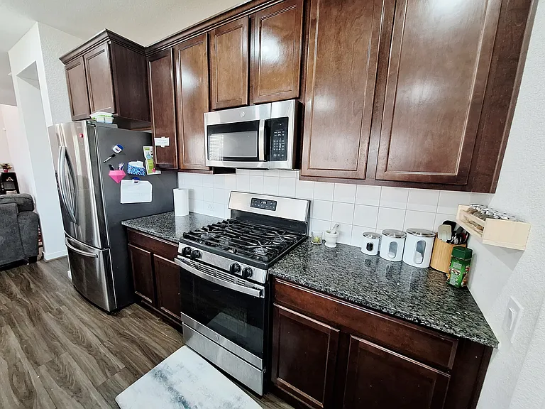 8000 Prairie Rye Dr — Photo 14