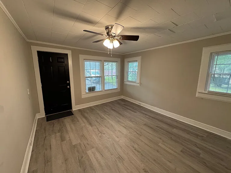 1514 W May Ave — Photo 3