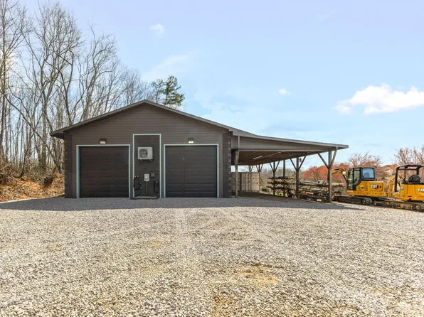 17 Red Leaf Rd, Asheville, NC 28806