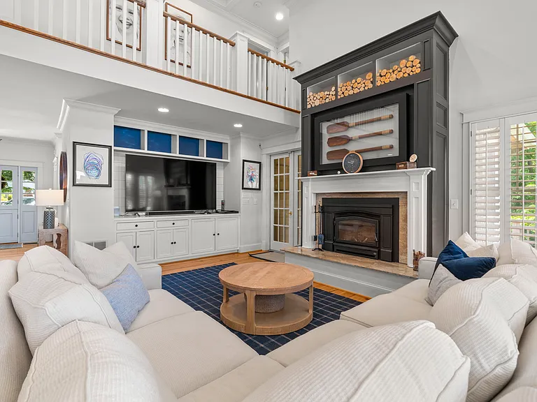 2942 Edgewater Dr — Photo 11
