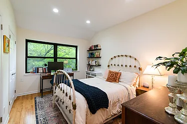 Rented by Coldwell Banker Warburg