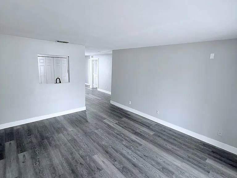 5318 28th St SW — Photo 11