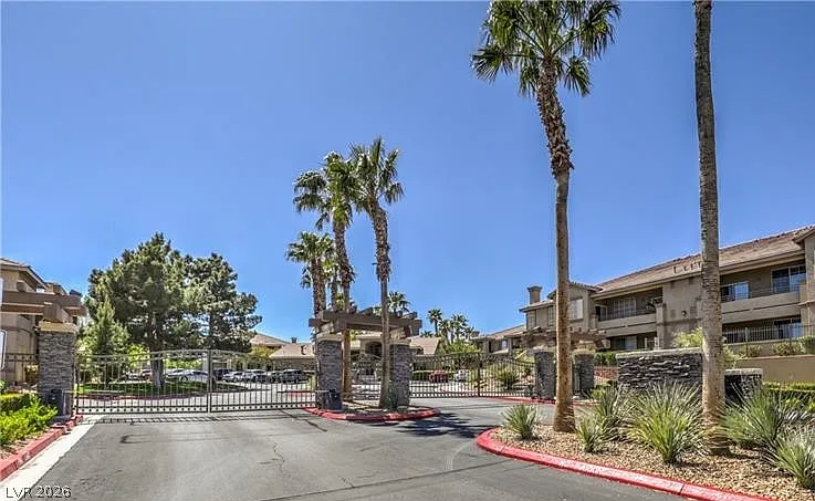 9901 Trailwood Dr #2128 — Photo 34