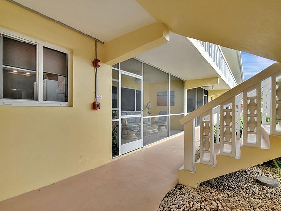 5th image of 2121 NE 68th Street #102