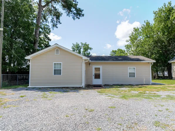2621 1/2 W Willow Dr, Florence, SC 29501