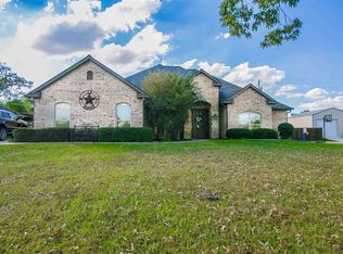 135 Towering Oaks Ln, Longview, TX 75602
