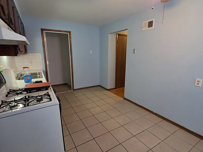 10531 Hobday Ave — Photo 3