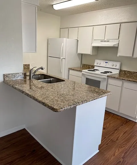 3208 Matthews Dr — Photo 11