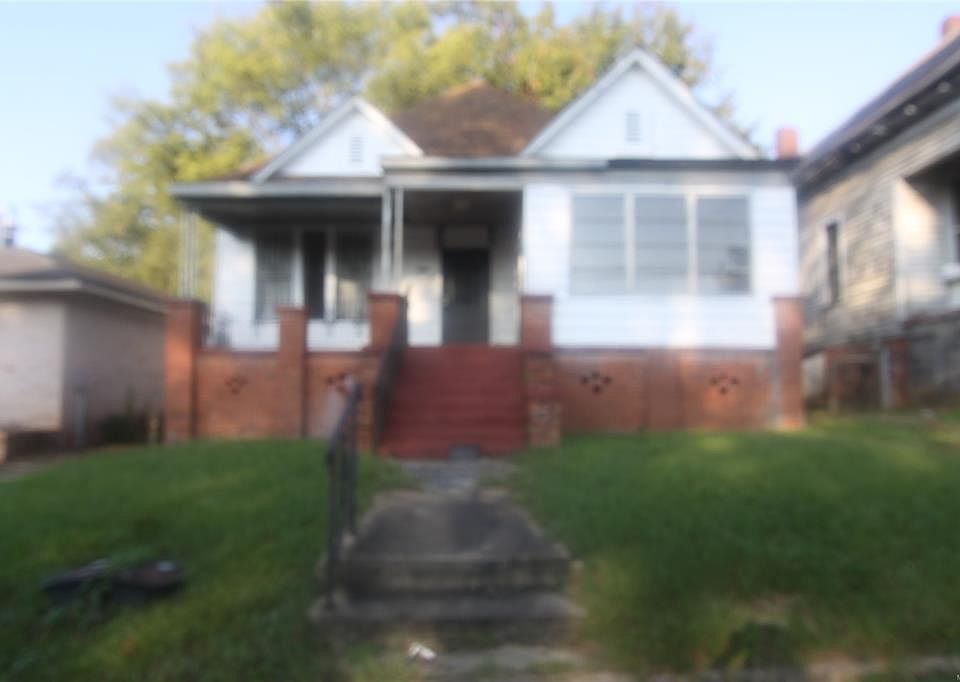 2nd image of 606 Shepard St