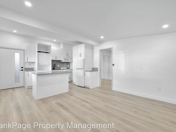 2nd image of 1641B Greenfield Dr