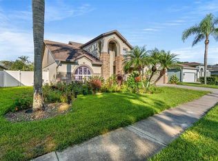 1352 Distant Oaks Dr, Zephyrhills, FL 33543