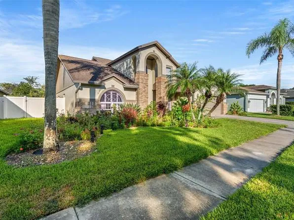 1352 Distant Oaks Dr, Zephyrhills, FL 33543