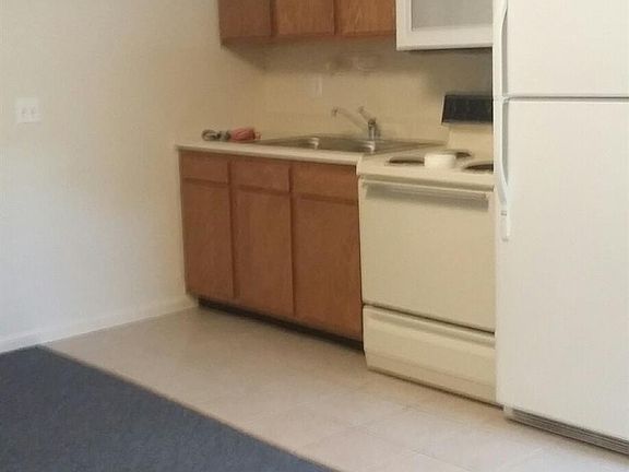5th image of 419 Gibson Ln APT 4