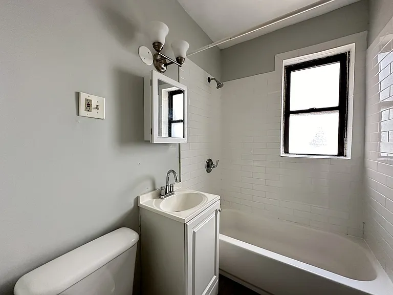7000 N Paulina St #2 — Photo 19
